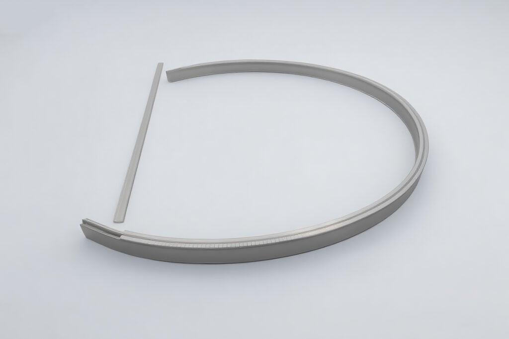 Curvado de perfil de aluminio para fachada ligera con matriz de soporte flexible y regla de medición