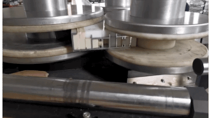 Curvado CNC de perfiles de aluminio para fachadas ligeras y muros cortina