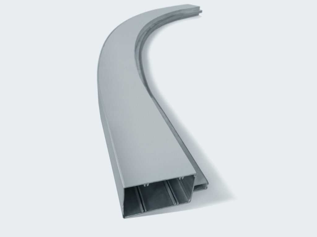 Conformado de perfiles de aluminio para fachadas ligeras en eje fuerte