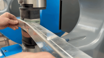 Curvado manual de ángulo de aluminio doblado en forma de S