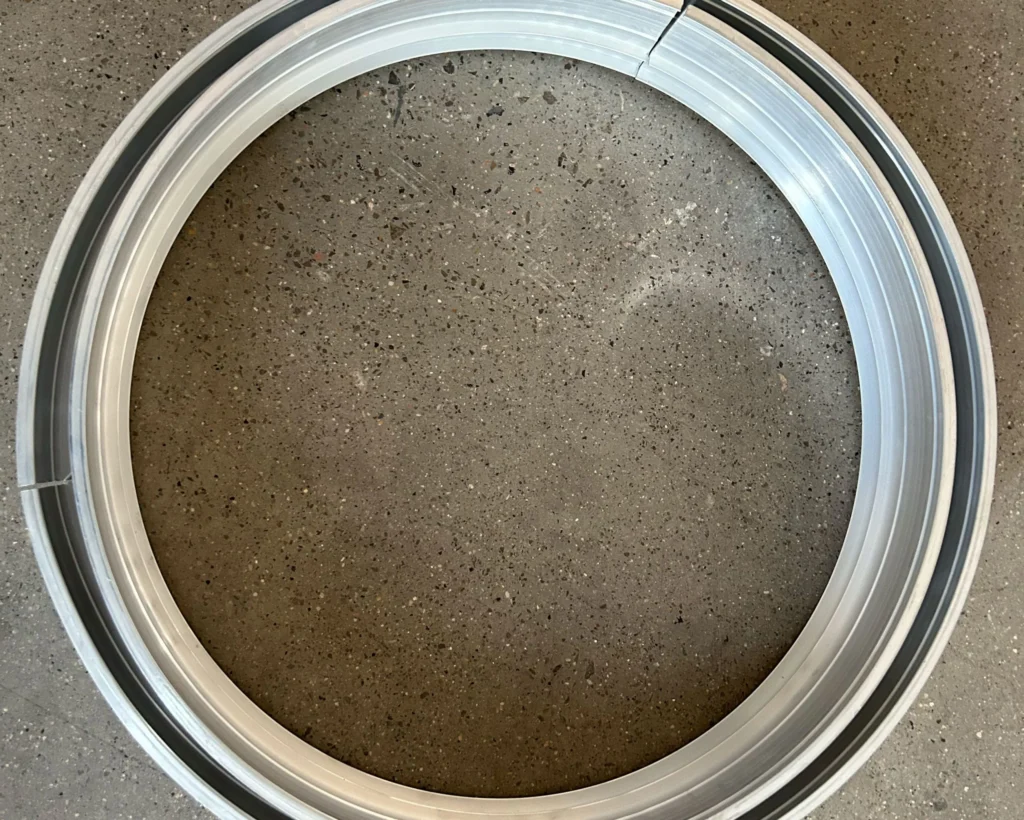 Curvado de Perfiles de Aluminio de Sección Angular
