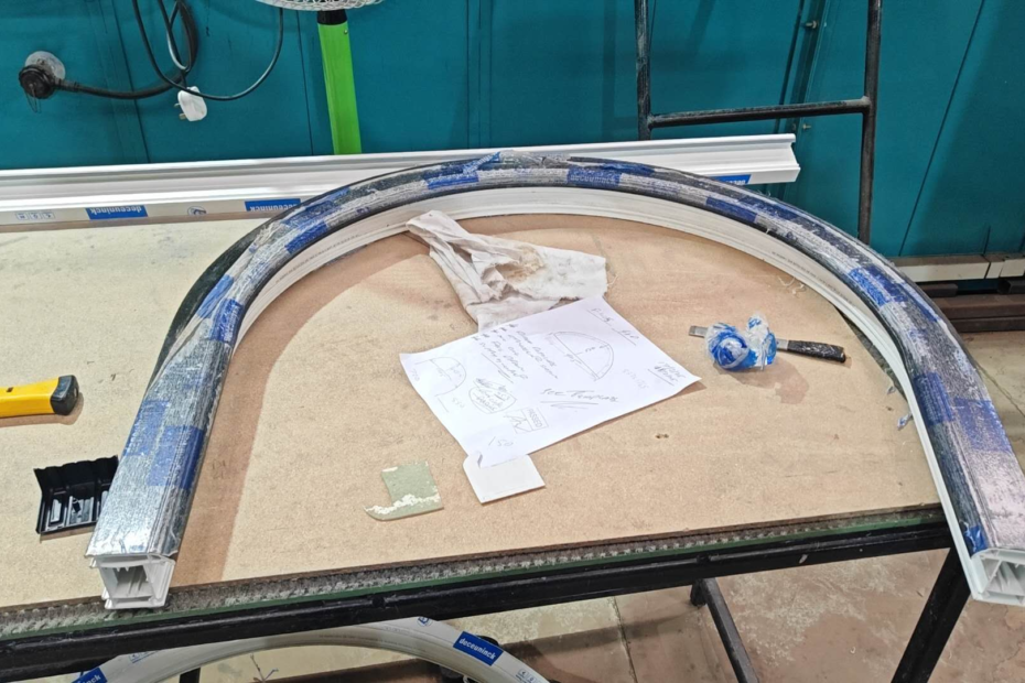 Perfil de PVC curvado para ventana en arco — Muestra de cliente de EE. UU.